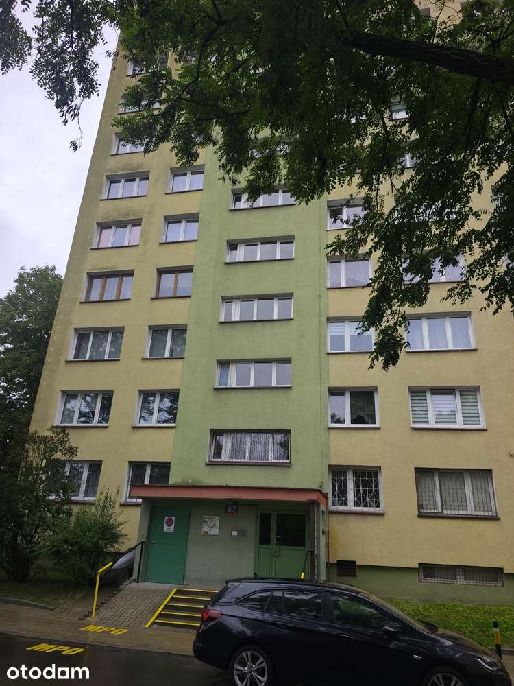 Rozkładowe, 2 ustawne pokoje z oddzielną kuchnią. Świetna lokalizacja.