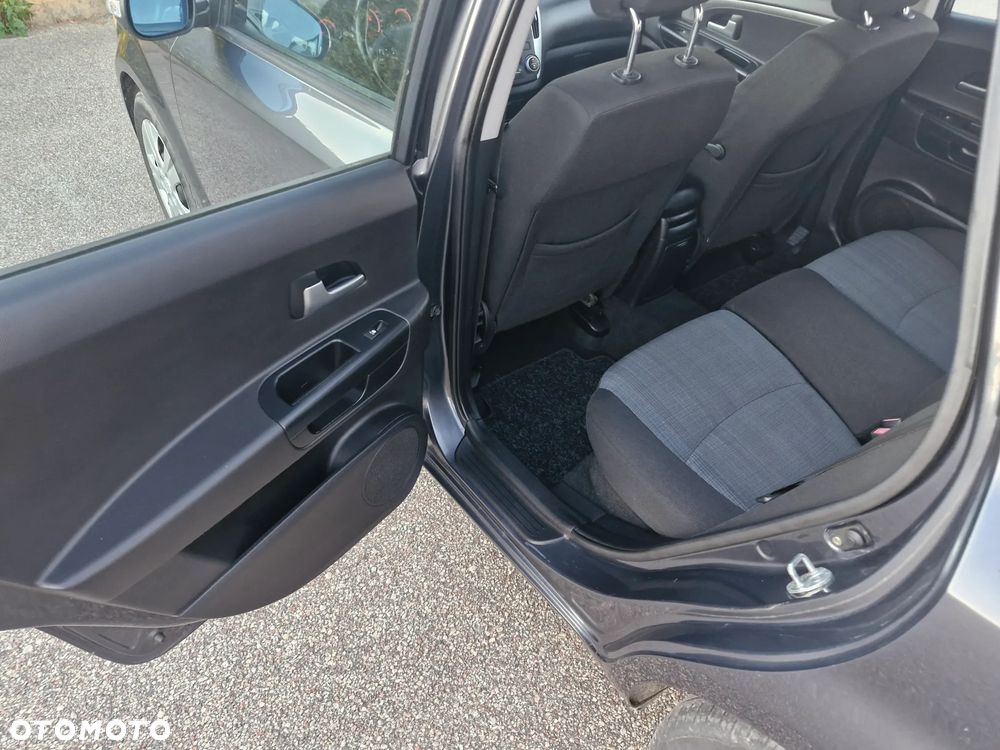 Kia Ceed - 21