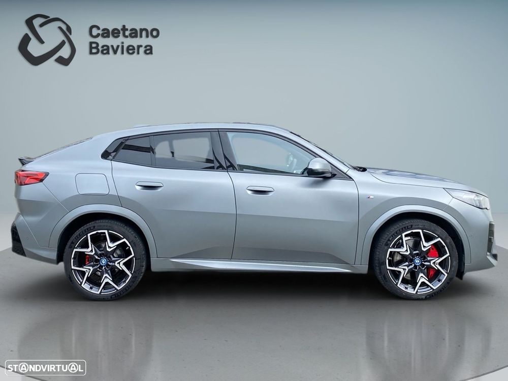 BMW iX2 eDrive20 Pack Desportivo M Pro - 23