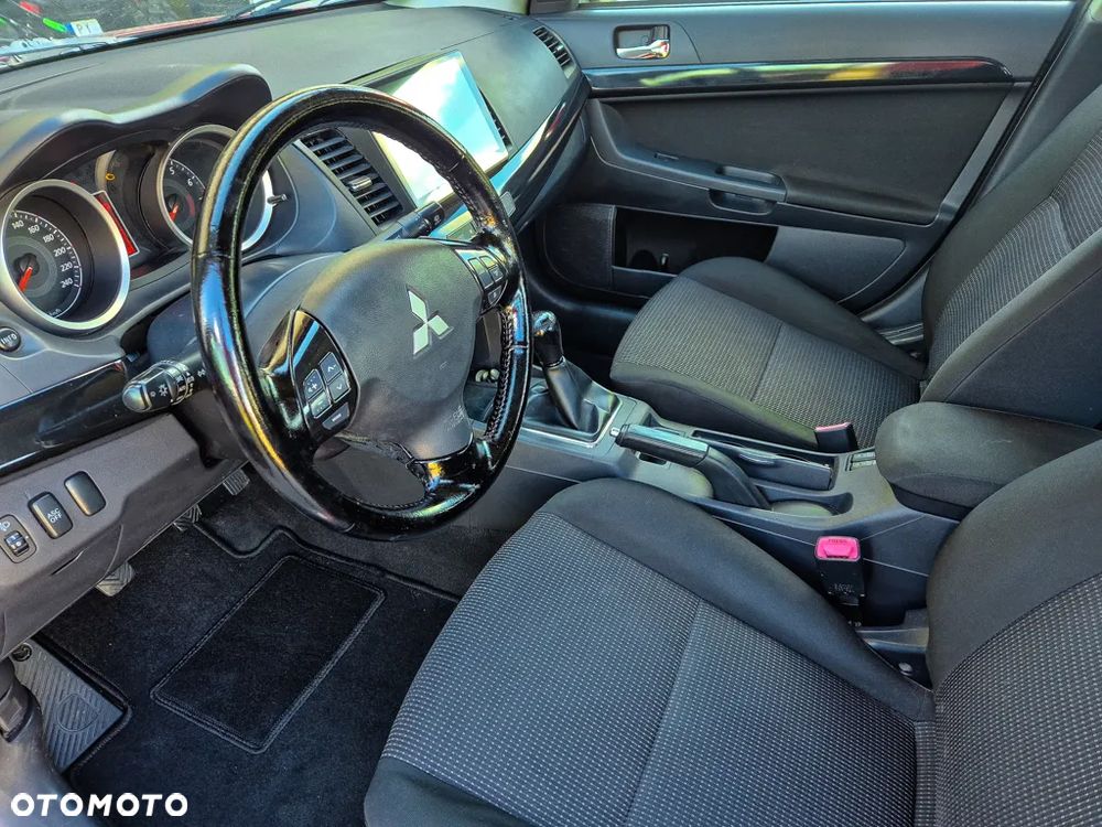 Mitsubishi Lancer 1.8 Intense - 8