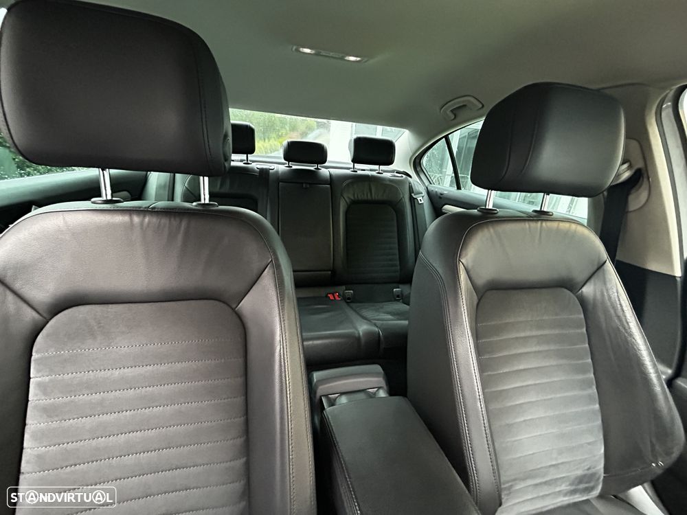VW Passat 2.0 TDI Highline DSG - 8