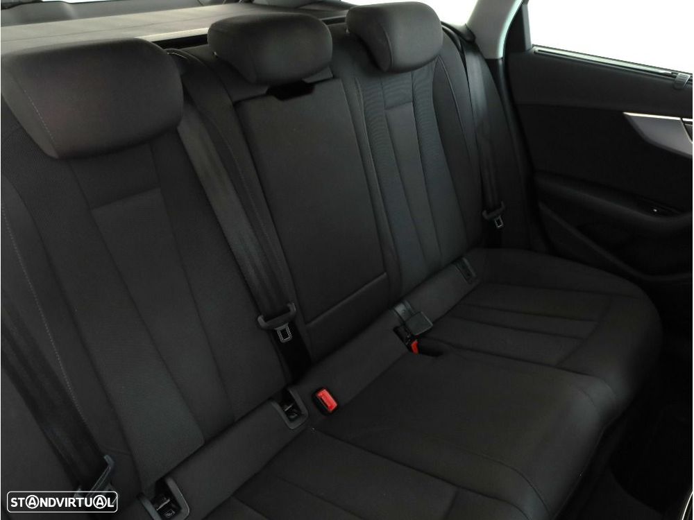 Audi A4 Avant 2.0 TDI Sport S tronic - 16