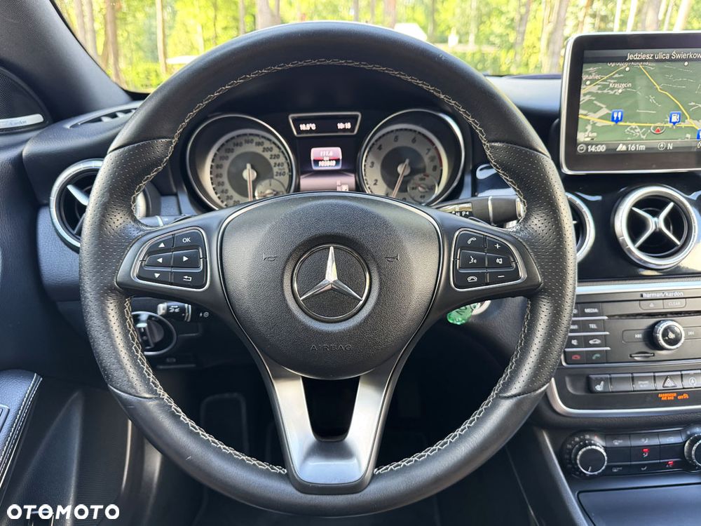 Mercedes-Benz CLA 200 7G-DCT AMG Line - 21
