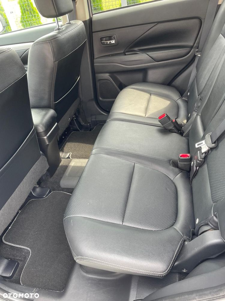 Mitsubishi Outlander 2.0 4WD Top - 21