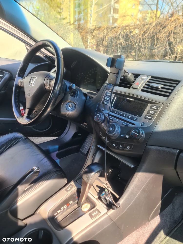 Honda Accord 3.0 V6 EX - 12