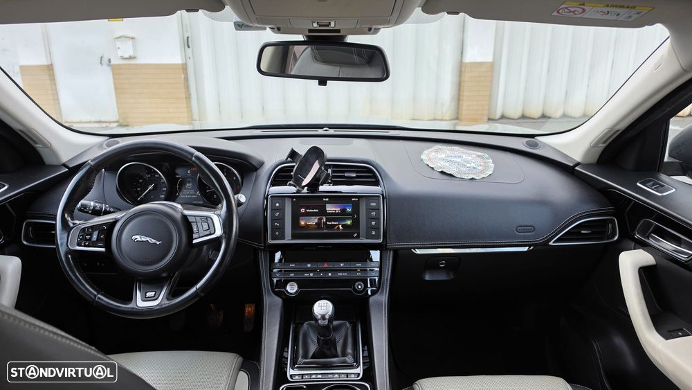 Jaguar F-Pace 20d R-Sport - 14