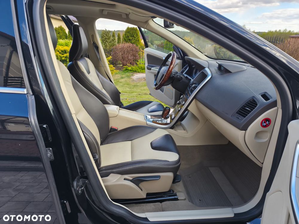 Volvo XC 60 2.4D AWD Summum - 20