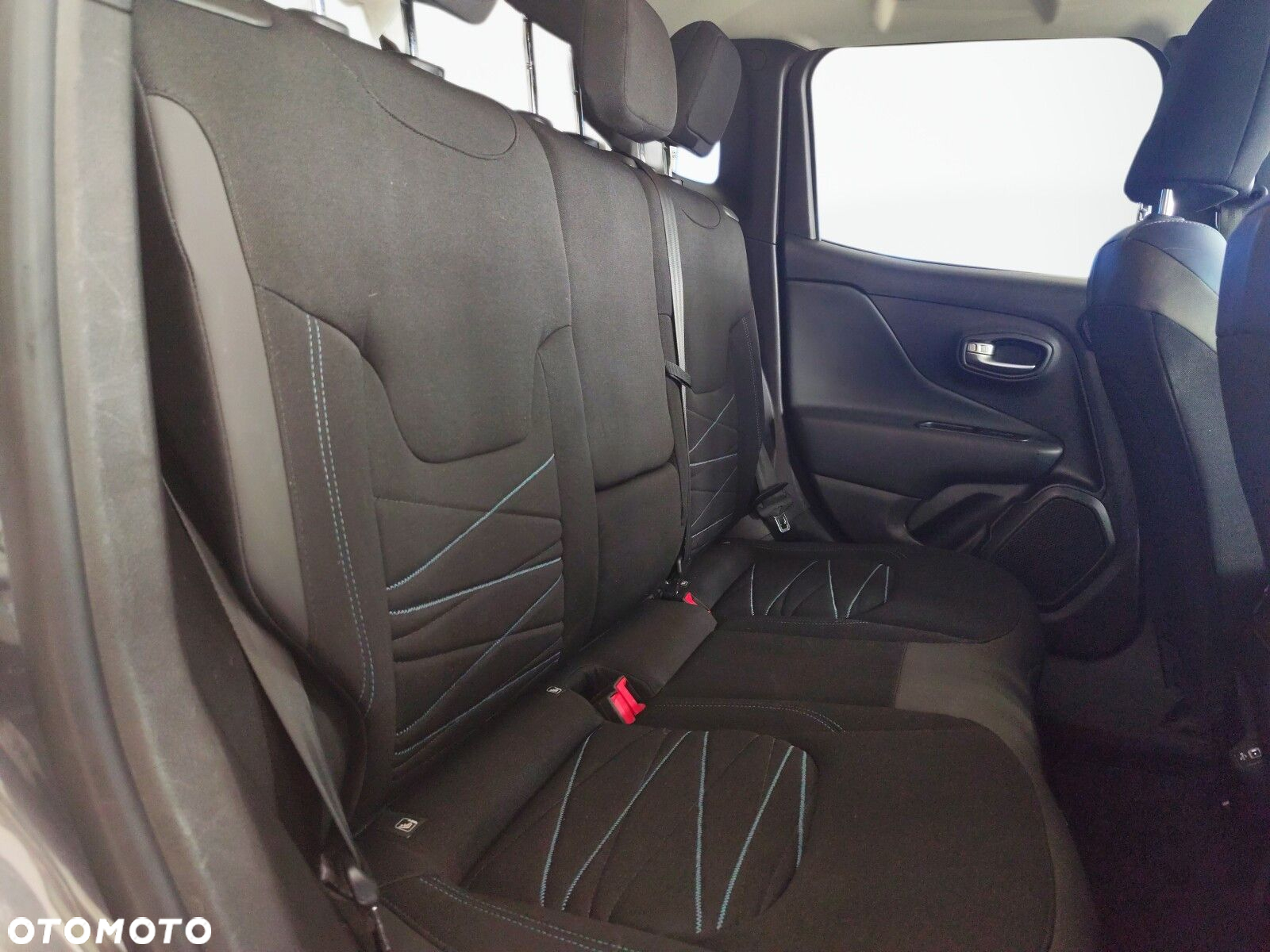 Jeep Renegade 1.5 T4 mHEV Upland FWD S&S DCT - 18