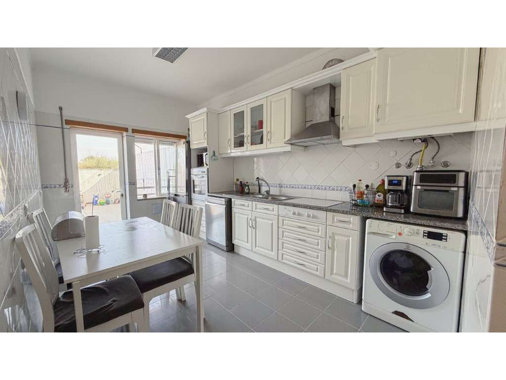 Apartamento T2 com Terraço Privativo à Venda em Alcanena - Grande imagem: 5/36
