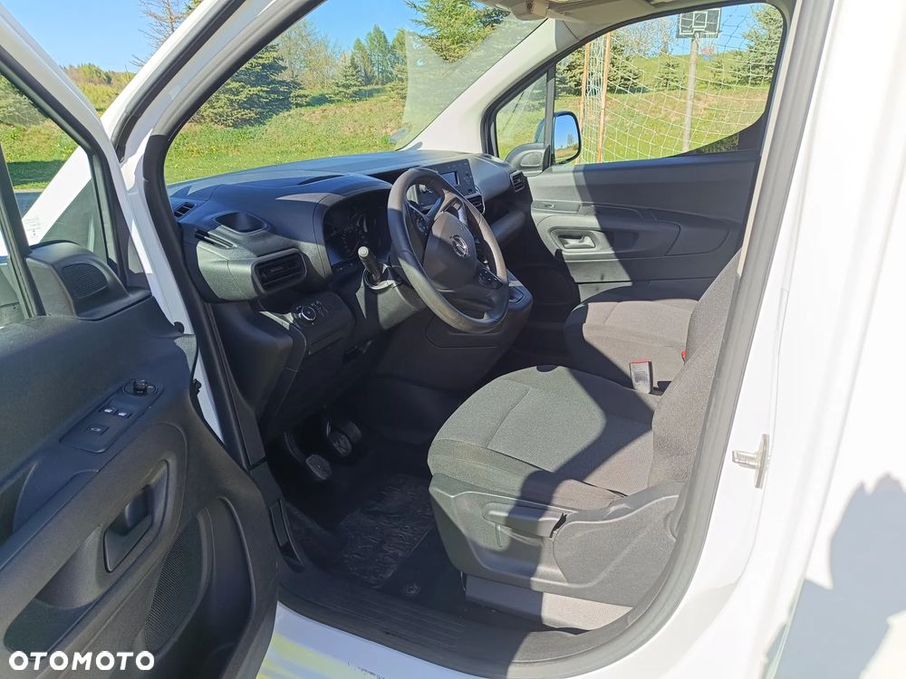 Opel COMBO - 21