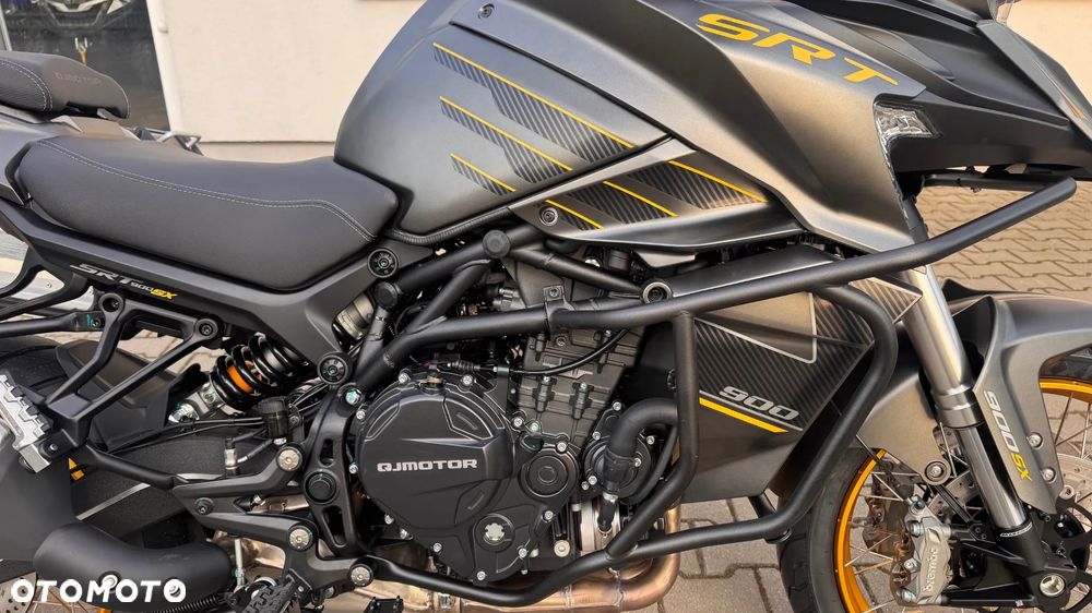 QJMOTOR SRT900SX - 8