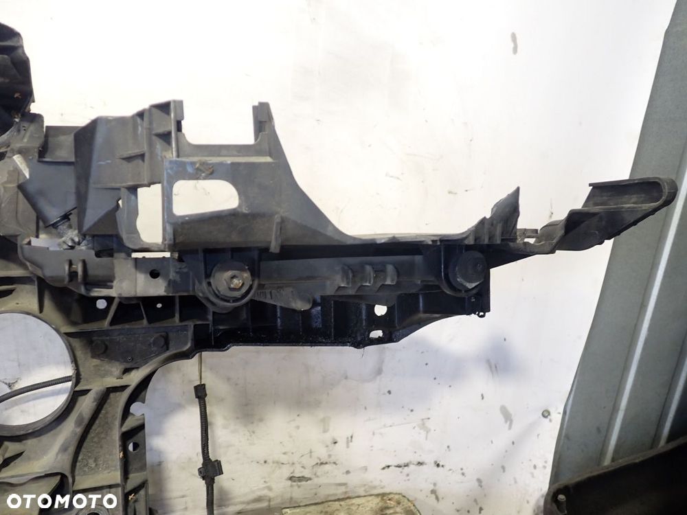 PAS PRZEDNI VOLKSWAGEN TOUAREG 5.0 - 16