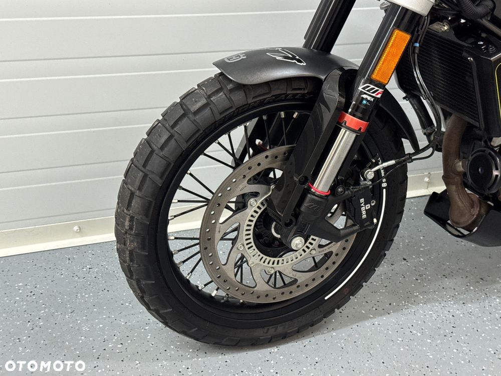 Husqvarna Svartpilen - 19