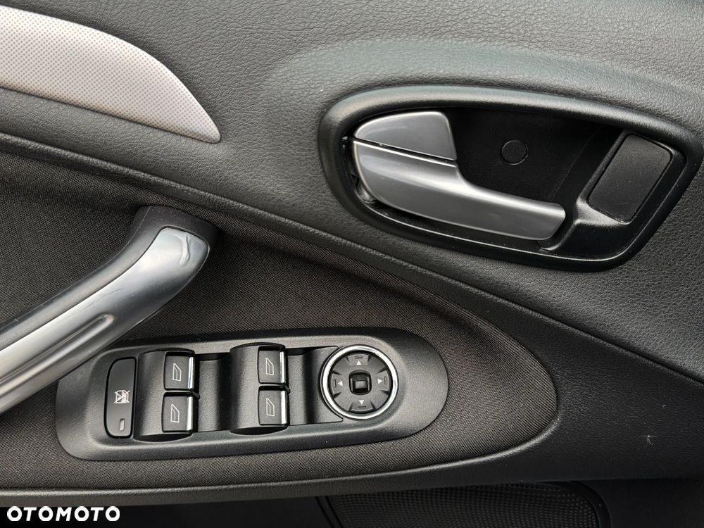 Ford Galaxy 2.0 Ambiente - 23