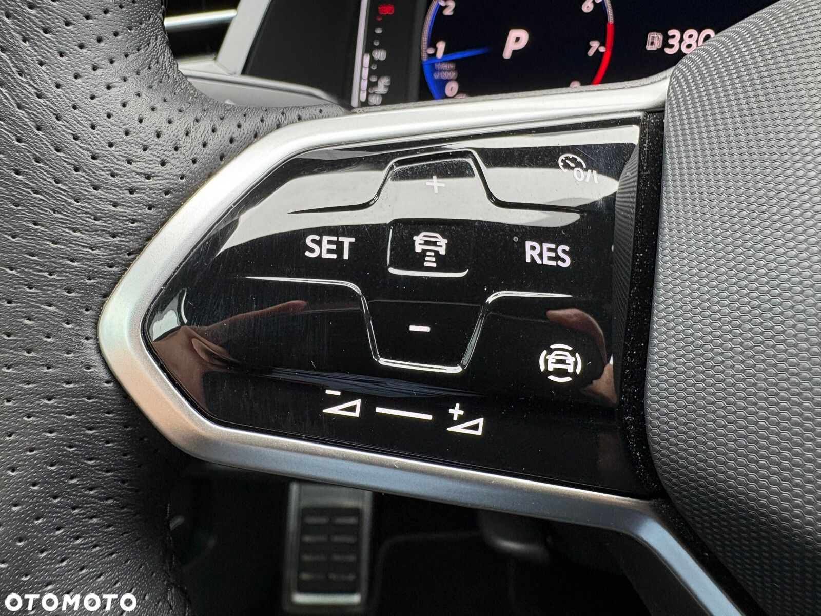 Volkswagen Arteon 2.0 TSI R-Line DSG - 25