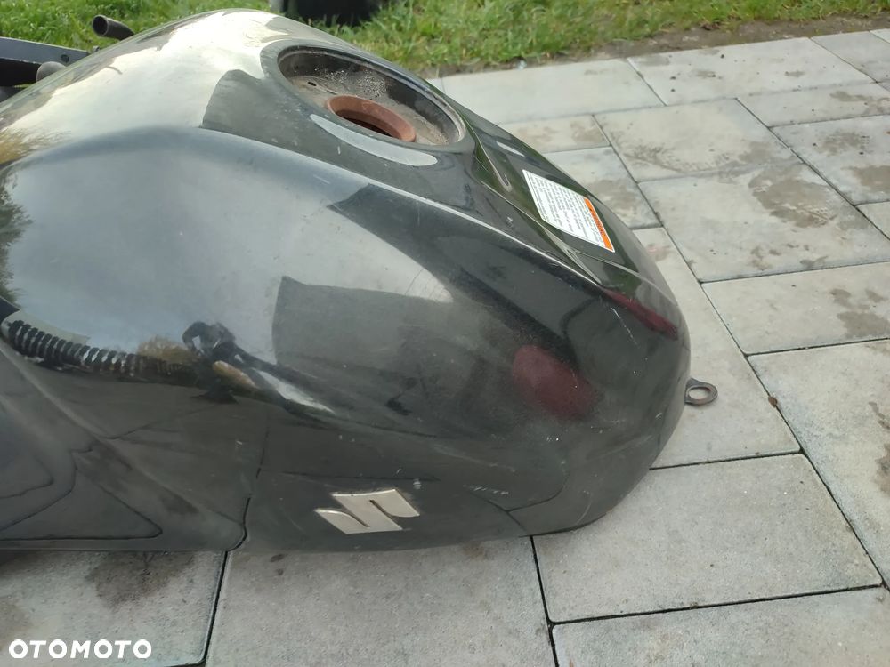 Bak, zbiornik paliwa Suzuki SV650 - 3