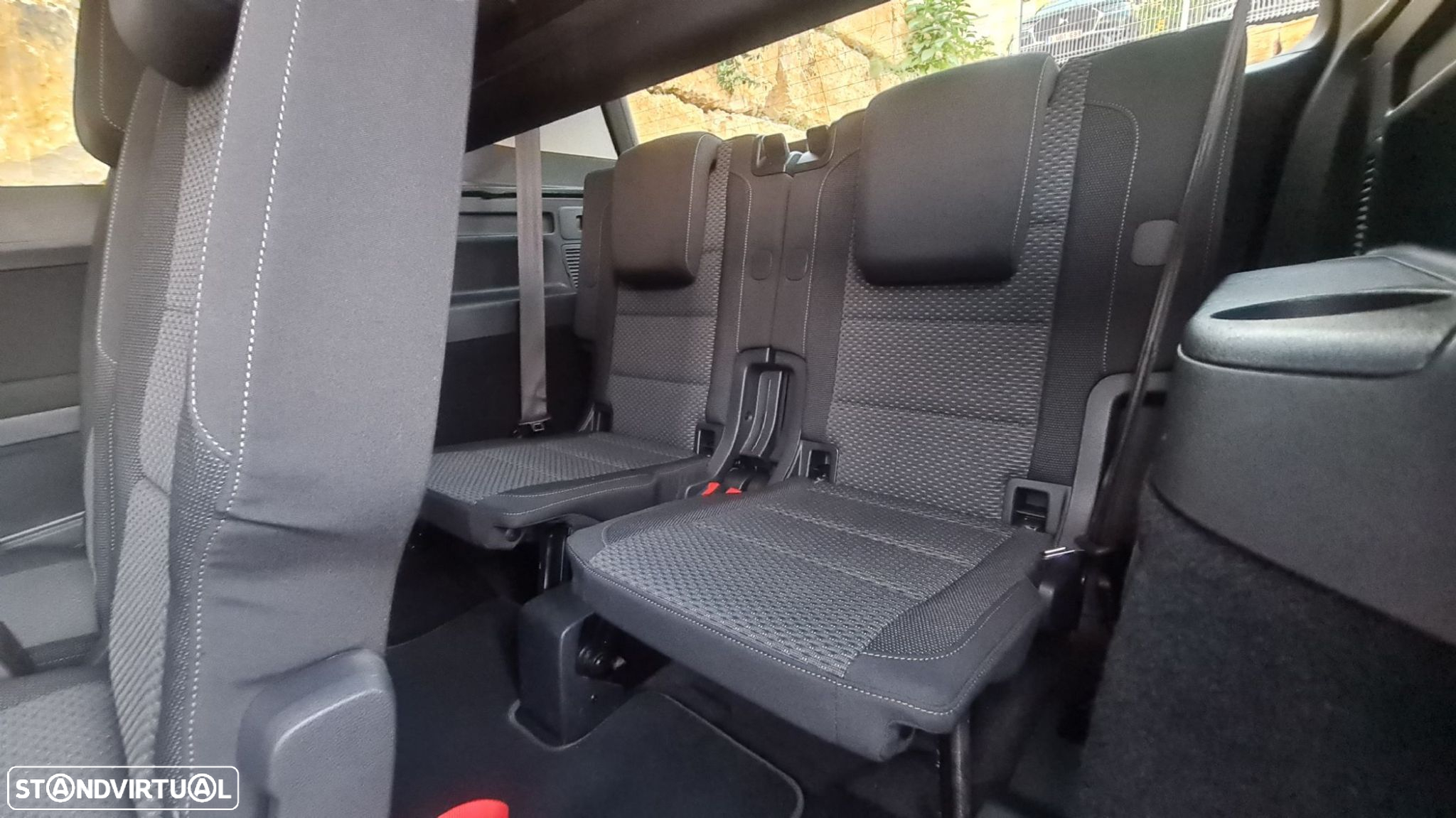 VW Touran 1.6 TDI Confortline DSG - 48
