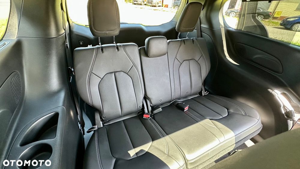 Chrysler Pacifica - 14