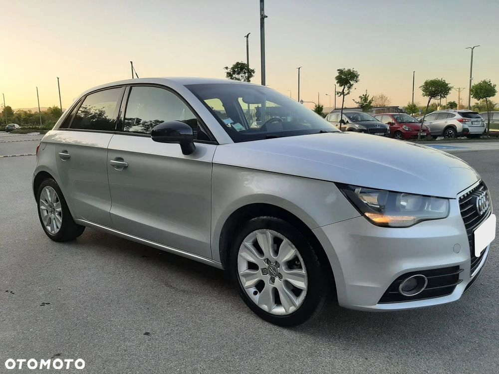 Audi A1 Sportback 1.6 TDI S tronic Ambition - 4