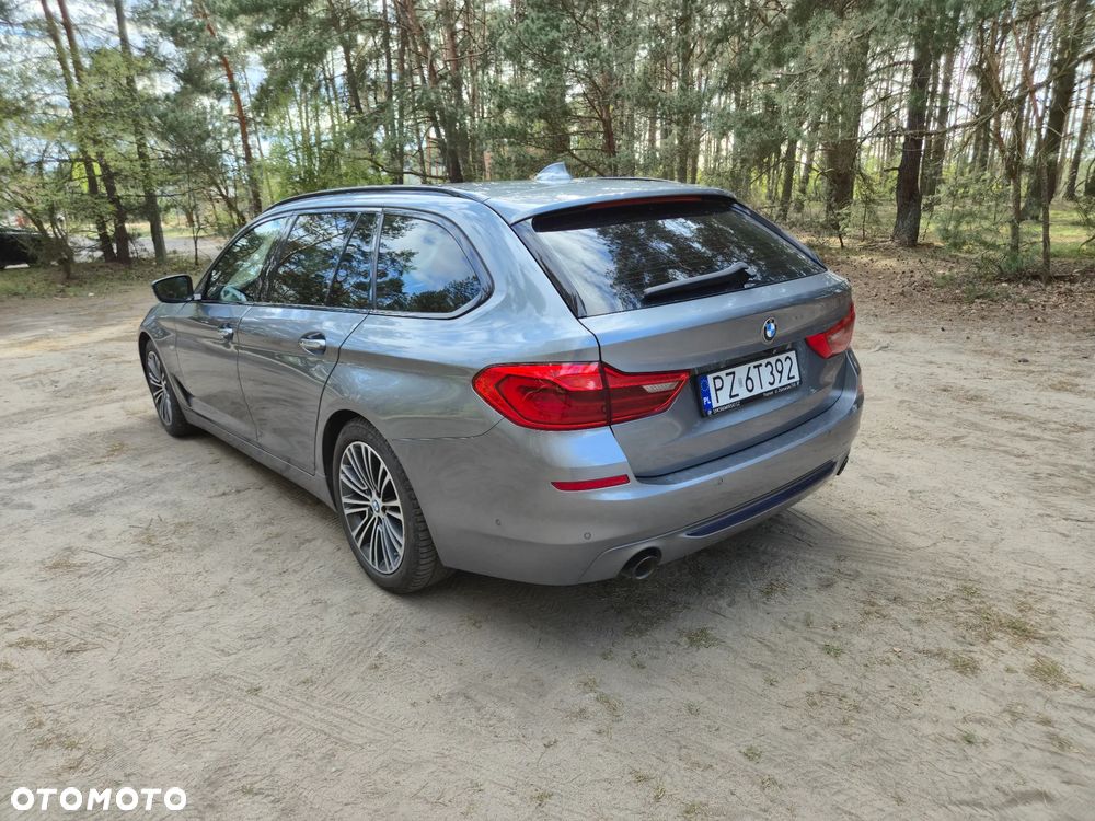 BMW Seria 5 520d Sport Line - 4