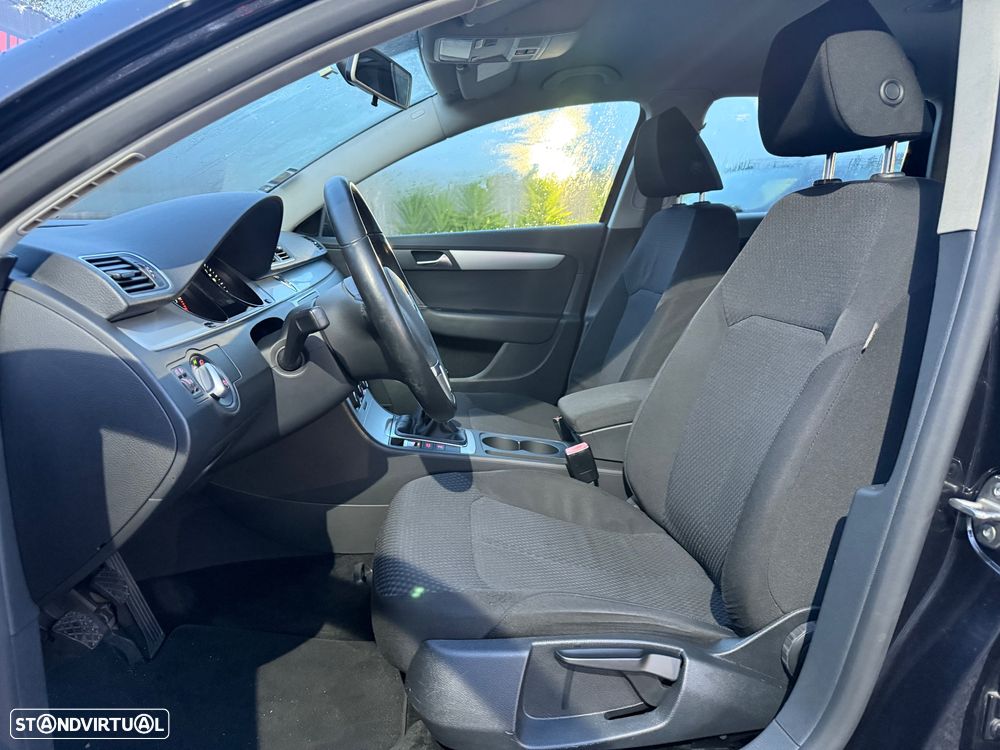 VW Passat Variant 2.0 TDi Highline Navig - 6