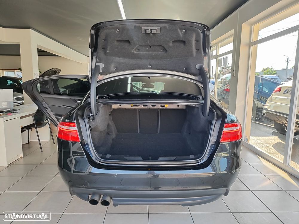 Jaguar XE 20d Aut. R-Sport - 15