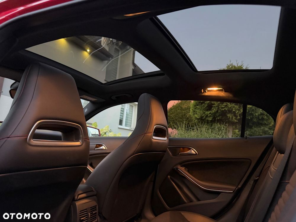 Mercedes-Benz GLA 200 AMG Line - 38