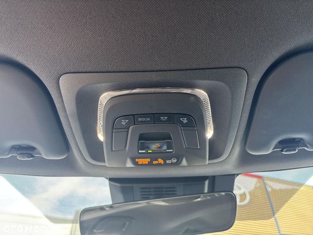 Toyota Corolla 1.8 Hybrid Comfort - 23