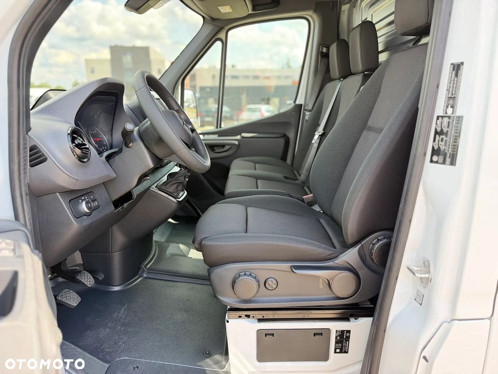 Mercedes-Benz Sprinter - 17