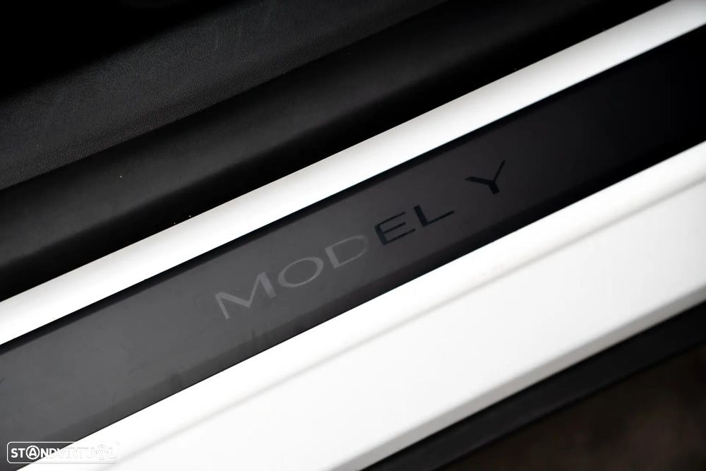 Tesla Model Y Standard - 19