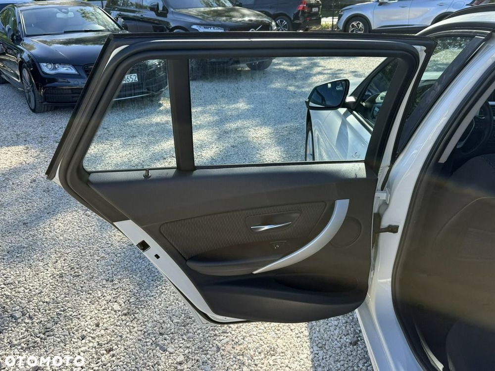 BMW Seria 3 318i GPF - 19