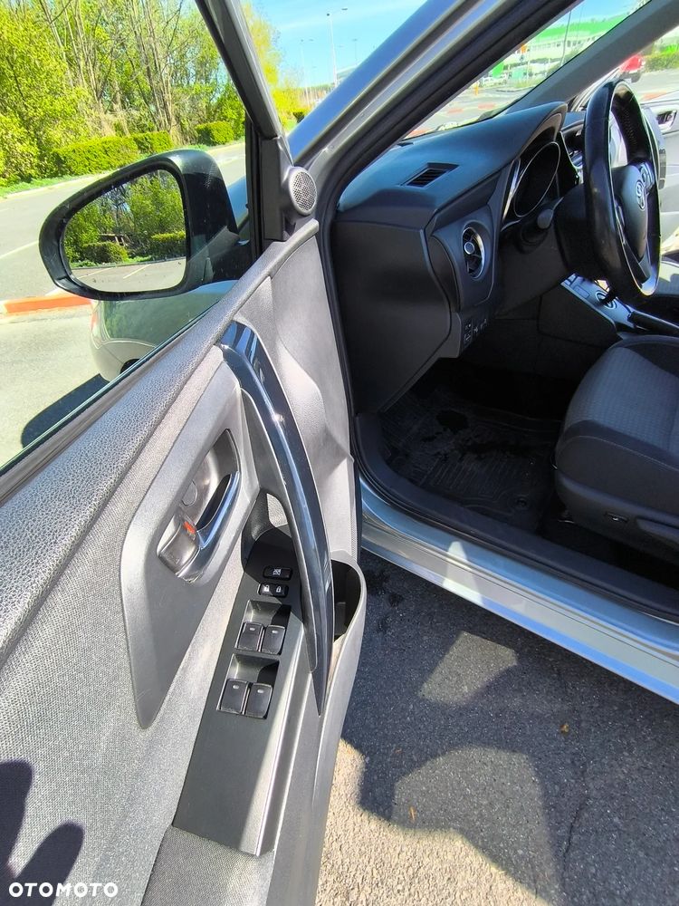 Toyota Auris Hybrid 135 Active - 9
