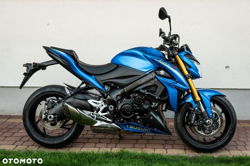 Suzuki GSX - 2
