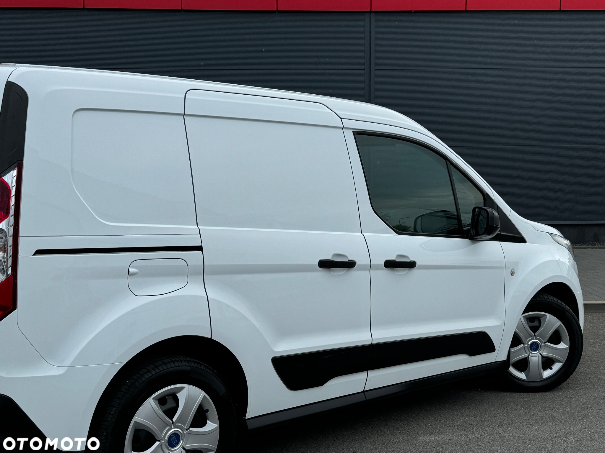 Ford Transit Connect - 11