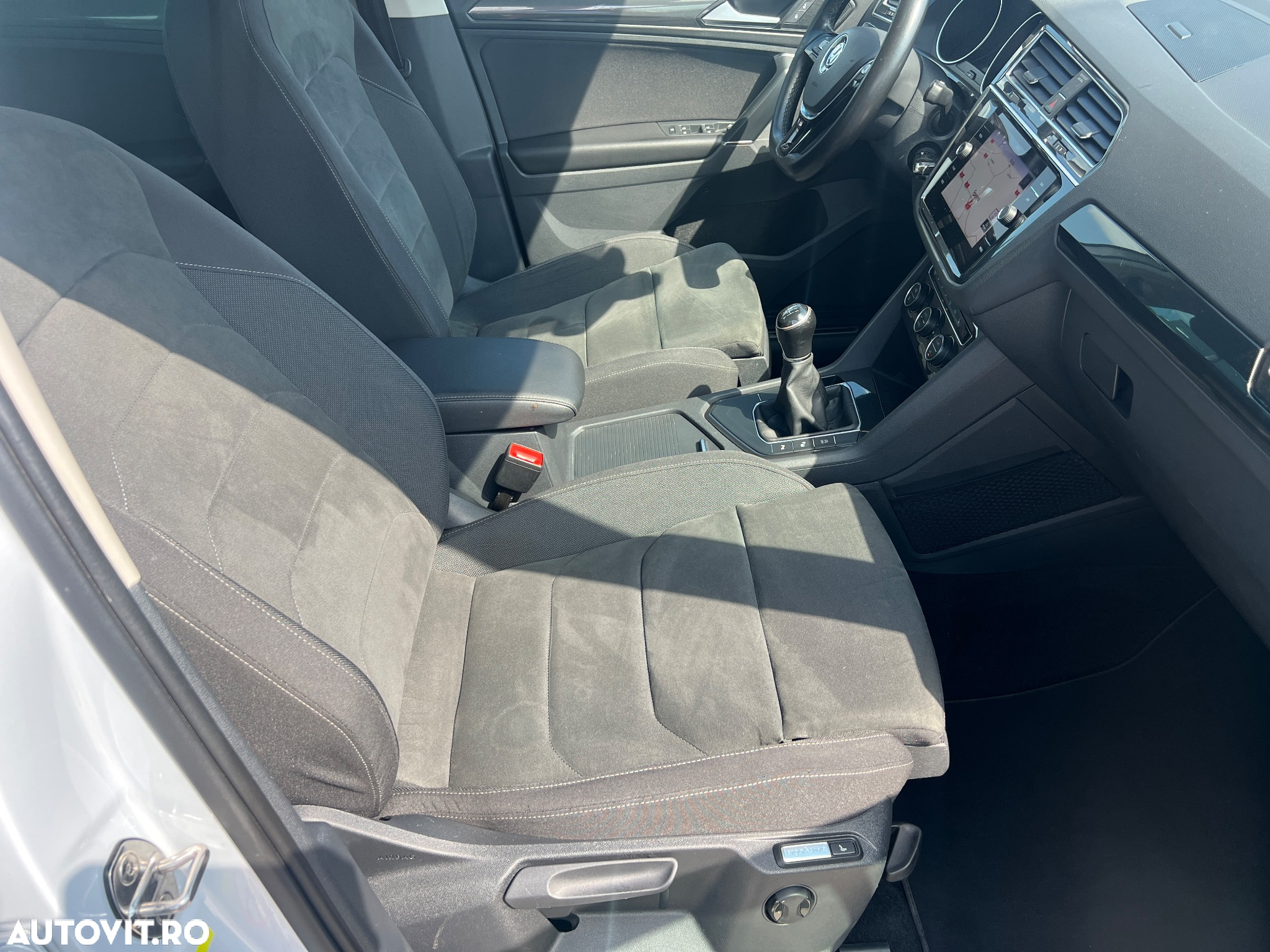 Volkswagen Tiguan 2.0 TDI SCR R-Line - 12