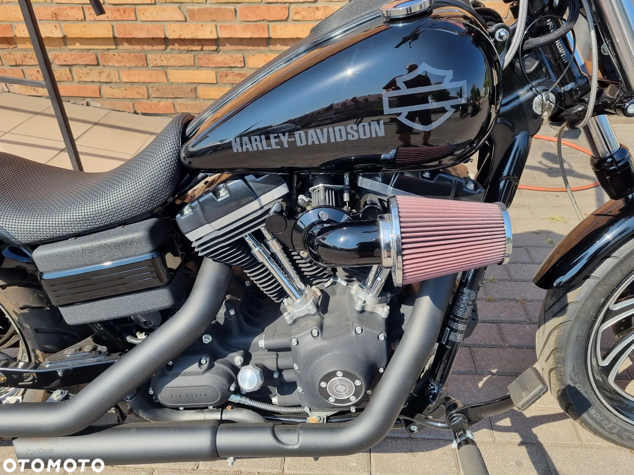 Harley-Davidson Dyna Street Bob - 19