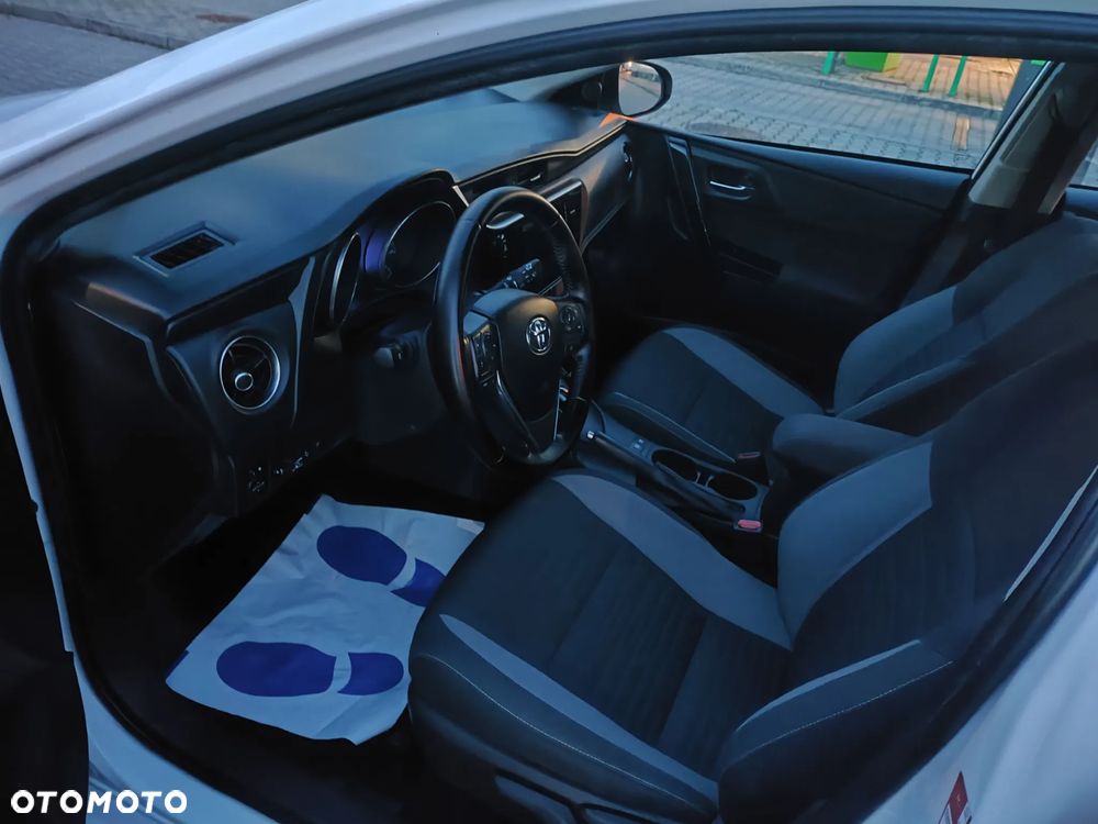 Toyota Auris Hybrid 135 Premium - 19