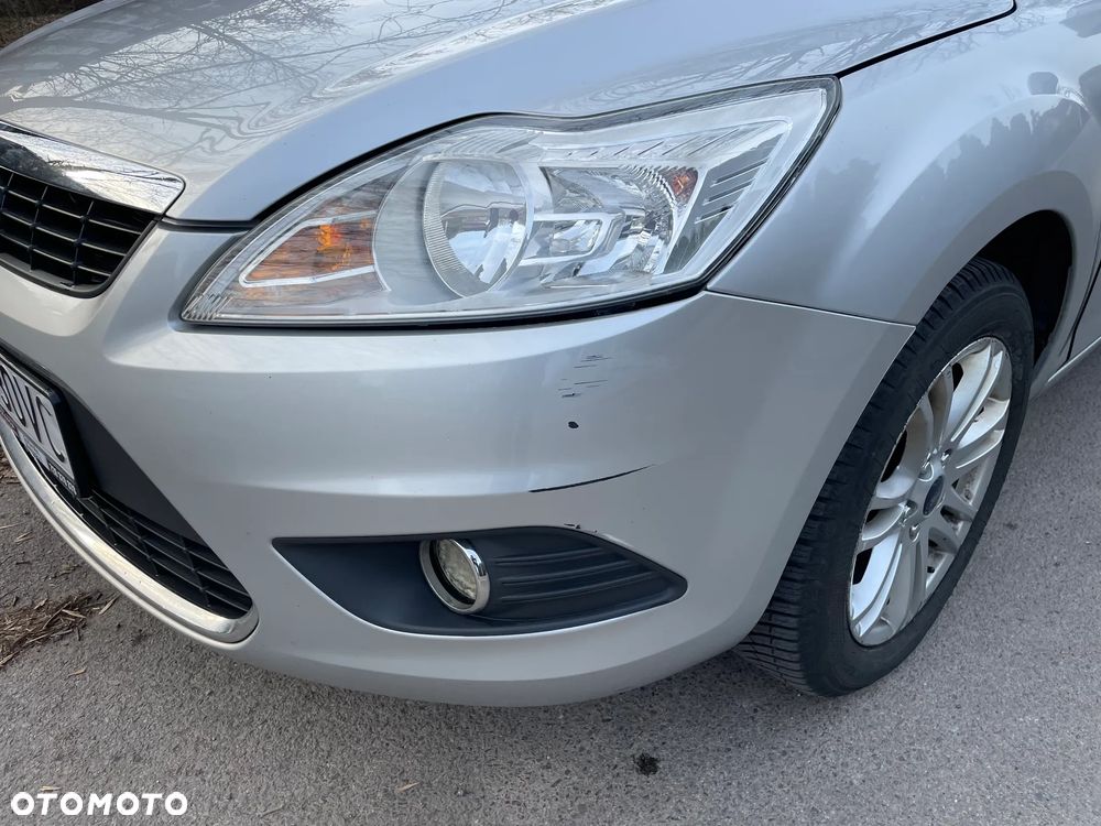 Ford Focus Ghia - 10