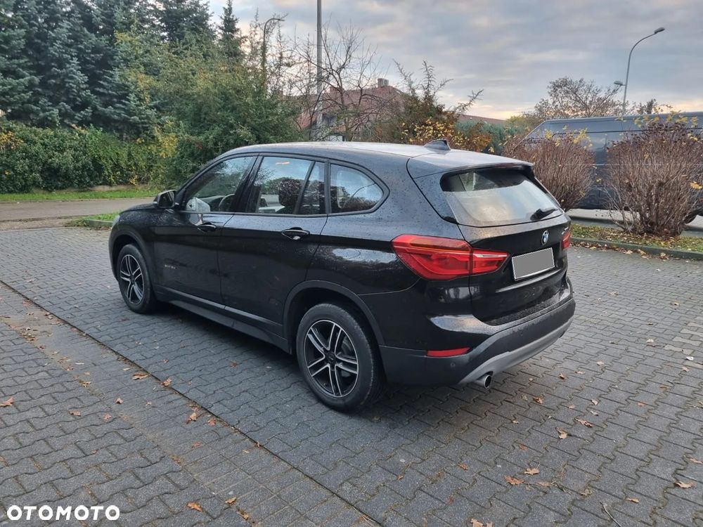 BMW X1 sDrive18d - 14