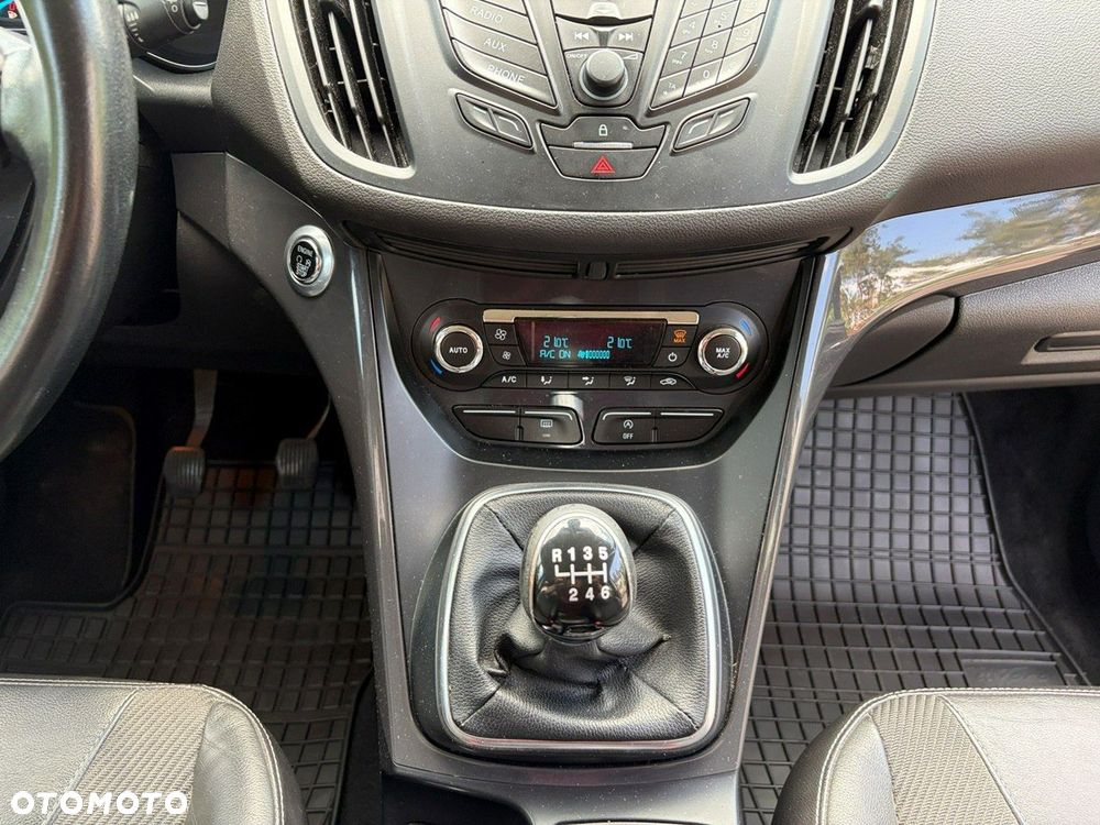 Ford Kuga - 24