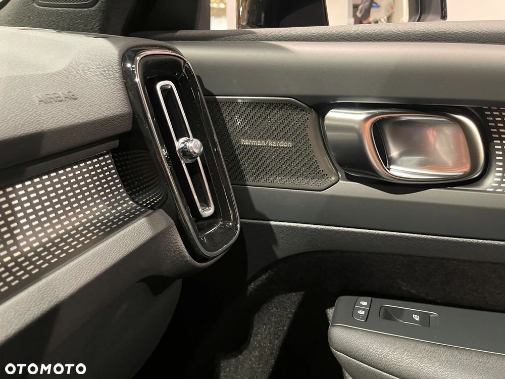 Volvo XC 40 B3 Plus Dark - 14