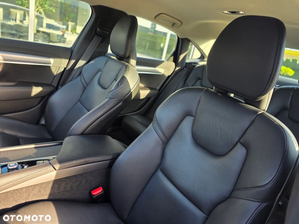 Volvo S90 D4 SCR Momentum Pro - 22