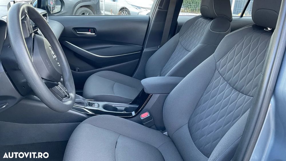 Toyota Corolla Sedan 1.8 HSD Business - 11