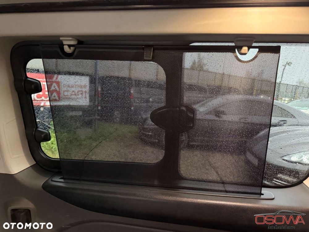 Ford Tourneo Custom - 28