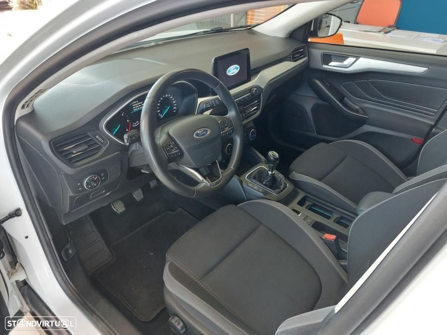 Ford Focus SW 1.0 EcoBoost Business - 9