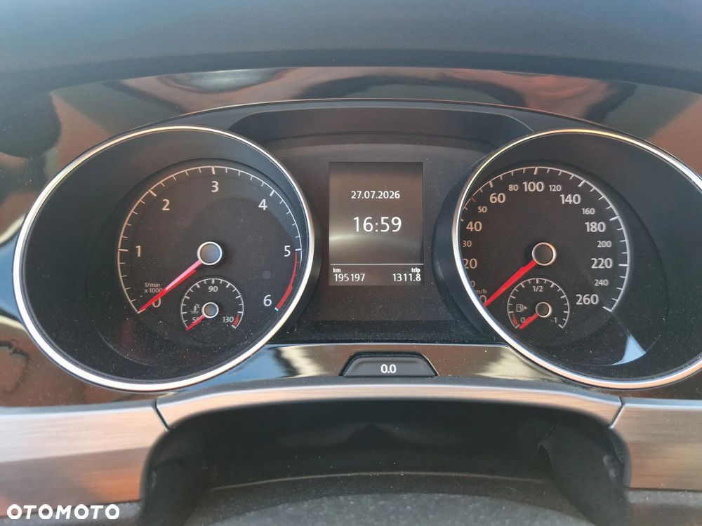 Volkswagen Touran - 17