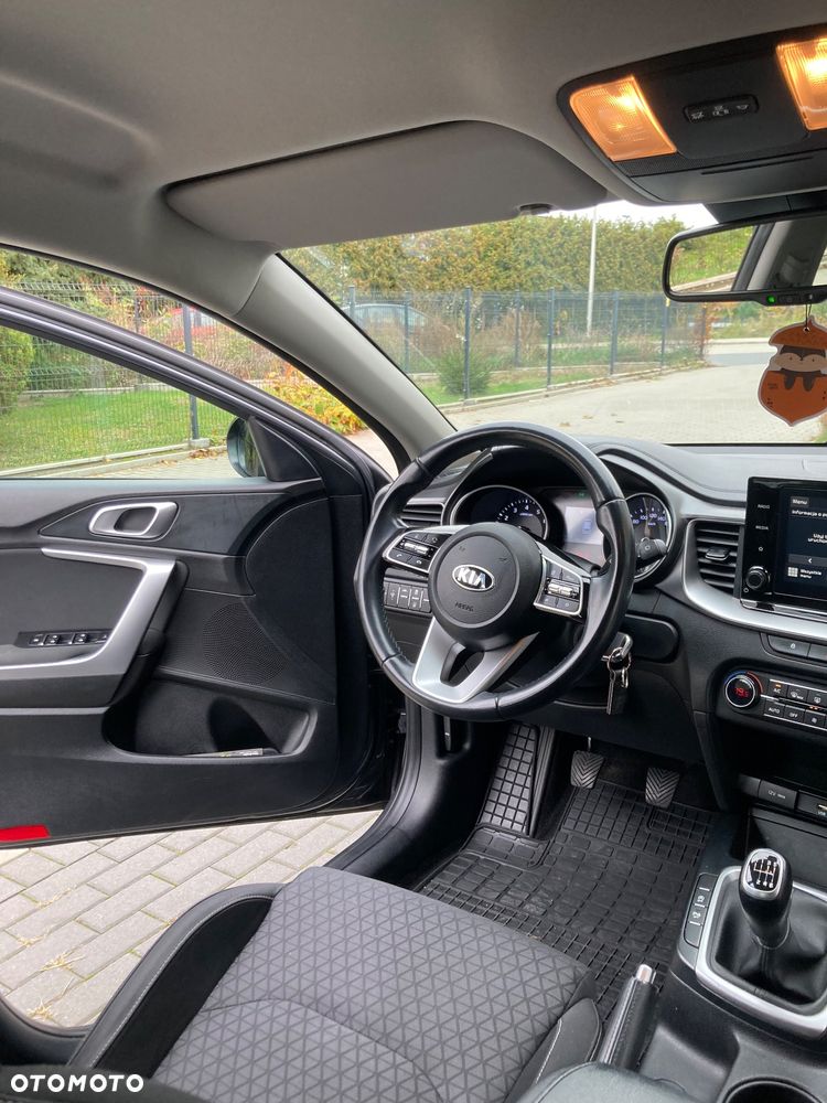 Kia Ceed 1.5 T-GDI M - 8