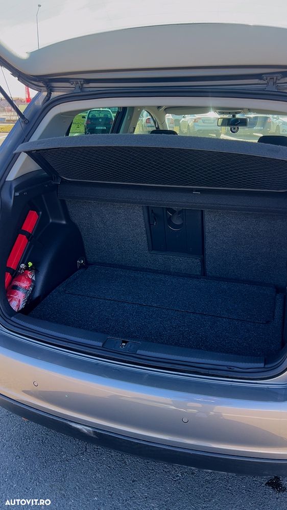 Volkswagen Golf Plus 1.6 TDI DPF DSG Style - 4