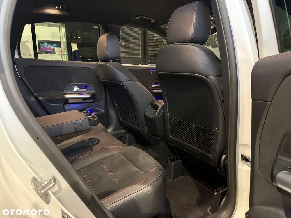 Mercedes-Benz GLA 200 d AMG Line - 23