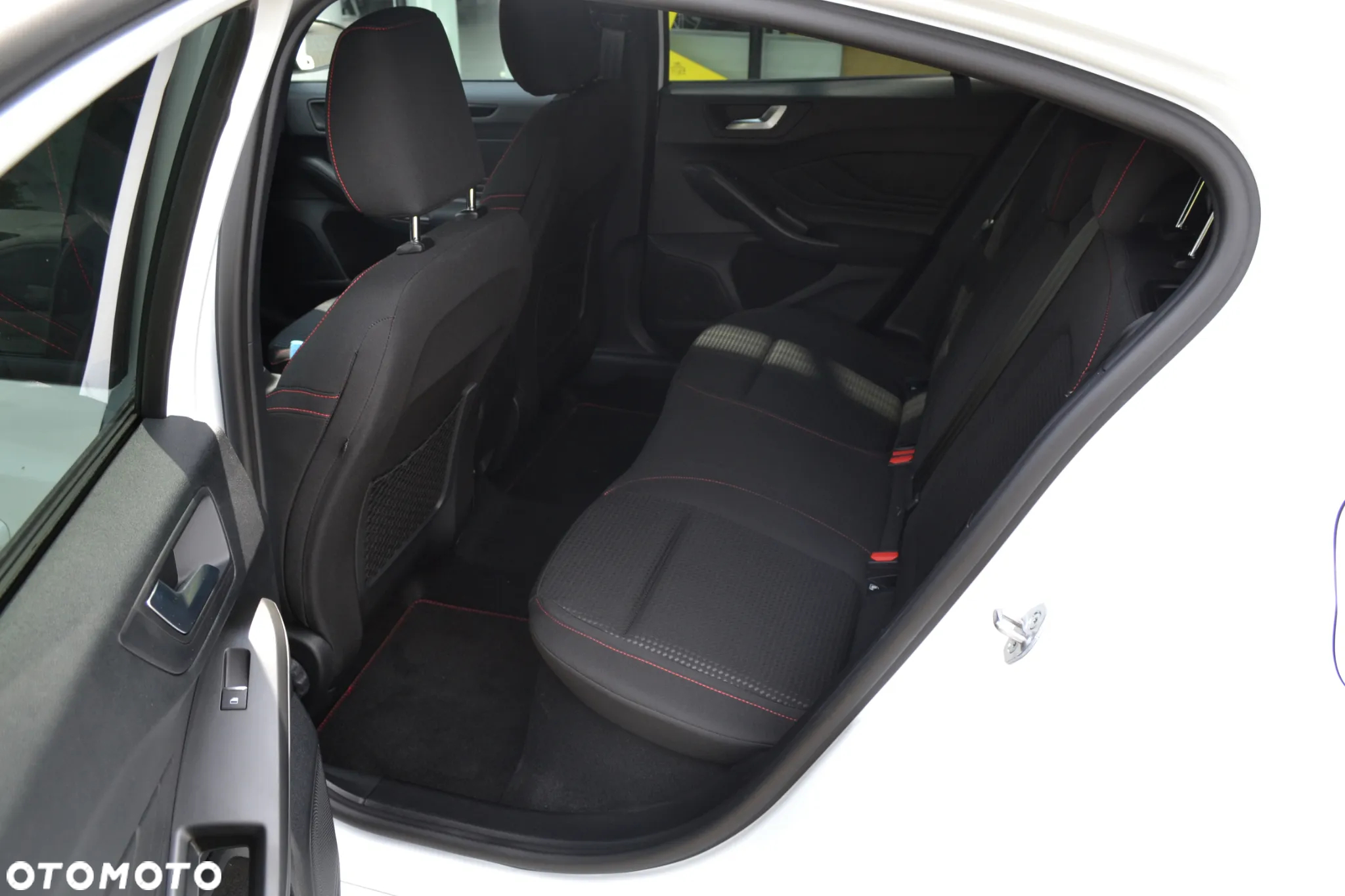 Ford Focus 1.0 EcoBoost Hybrid ST-LINE - 15